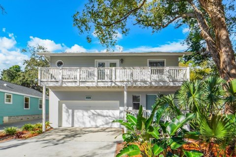 Casa en Palm Harbor, Florida 3 dormitorios, 170.94 m2 № 2110498