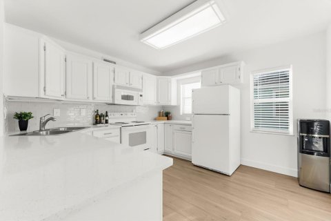 Casa en venta en Palm Harbor, Florida, 3 dormitorios, 170.94 m2 № 2110498 - foto 23