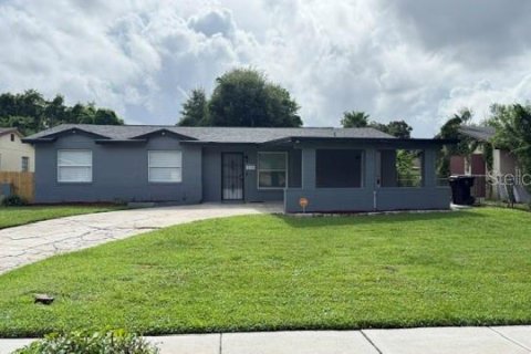 House in Orlando, Florida 4 bedrooms, 149.39 sq.m. № 2291512