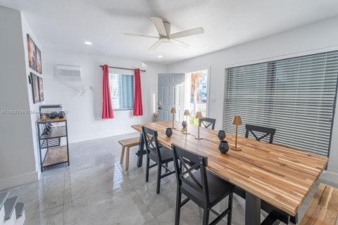 Casa en venta en Miami Beach, Florida, 3 dormitorios, 124.86 m2 № 1946857 - foto 15