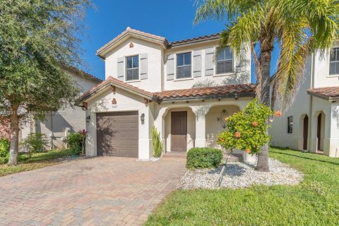 House in Ave Maria, Florida 3 bedrooms, 178.74 sq.m. № 1781848 - photo 1