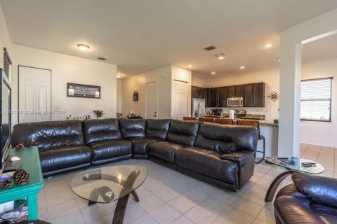 House in Ave Maria, Florida 3 bedrooms, 178.74 sq.m. № 1781848 - photo 6