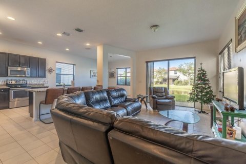 House in Ave Maria, Florida 3 bedrooms, 178.74 sq.m. № 1781848 - photo 7