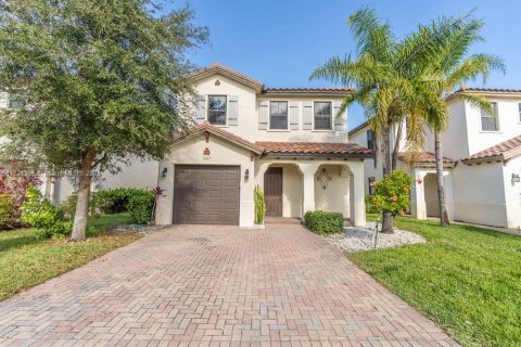 House in Ave Maria, Florida 3 bedrooms, 178.74 sq.m. № 1781848 - photo 2
