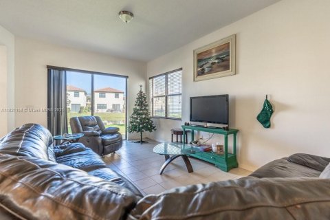 House in Ave Maria, Florida 3 bedrooms, 178.74 sq.m. № 1781848 - photo 8
