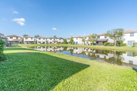 House in Ave Maria, Florida 3 bedrooms, 178.74 sq.m. № 1781848 - photo 19