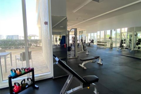 Condo in Hallandale Beach, Florida, 2 bedrooms  № 1814792 - photo 25