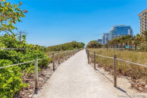 Copropriété à louer à Surfside, Floride: 41.81 m2 № 1686209 - photo 9