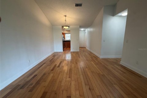 Copropriété à louer à Orlando, Floride: 3 chambres, 102.1 m2 № 2399350 - photo 6