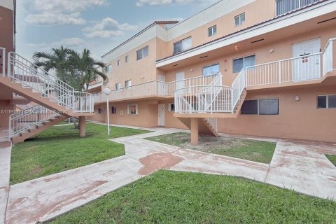 Copropriété à louer à Miami, Floride: 2 chambres, 101.26 m2 № 1944841 - photo 3