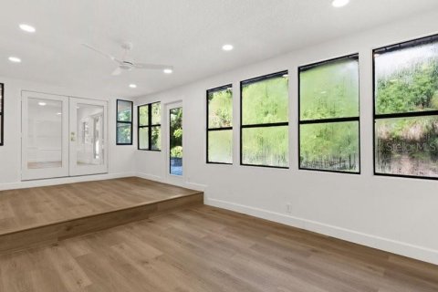 House in Oviedo, Florida 5 bedrooms, 263.84 sq.m. № 1719579 - photo 22