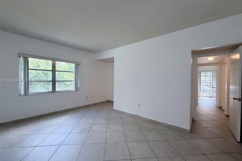 Condo in Miami, Florida, 2 bedrooms  № 2088396 - photo 26
