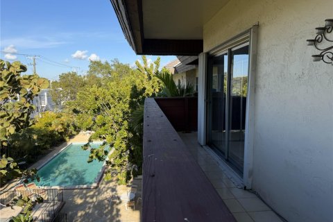 Condo in Coral Gables, Florida, 2 bedrooms № 2057546