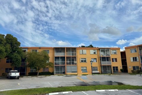 Condo à Pompano Beach, Floride, 2 chambres № 2439226
