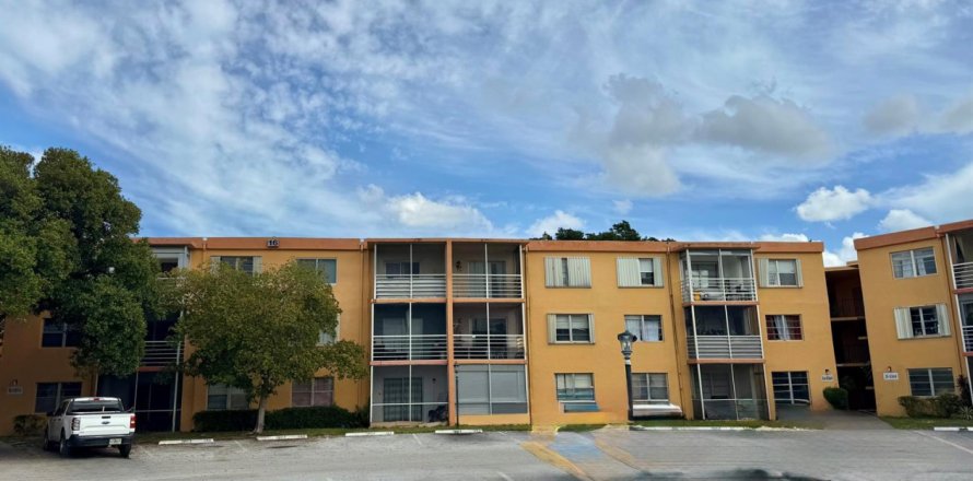 Condo à Pompano Beach, Floride, 2 chambres № 2439226