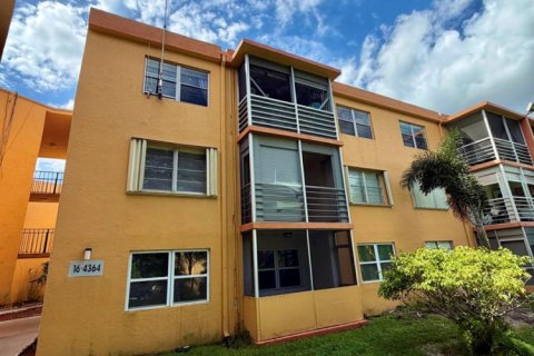 Copropriété à louer à Pompano Beach, Floride: 2 chambres, 88.26 m2 № 2439226 - photo 26
