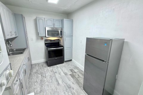 Copropriété à louer à Pompano Beach, Floride: 2 chambres, 88.26 m2 № 2439226 - photo 5