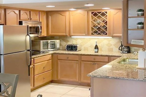 Copropriété à louer à Sarasota, Floride: 2 chambres, 89.09 m2 № 842635 - photo 6