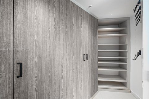 Купить кондоминиум в Майами, Флорида 3 спальни, 224.36м2, № 2145917 - фото 26