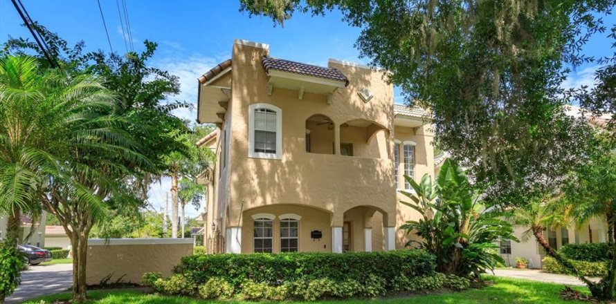 Adosado en Orlando, Florida 3 dormitorios, 171.87 m2 № 1887102