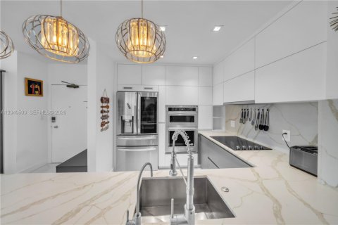 Copropriété à louer à Hallandale Beach, Floride: 2 chambres, 118.45 m2 № 2086972 - photo 14