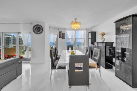 Copropriété à louer à Hallandale Beach, Floride: 2 chambres, 118.45 m2 № 2086972 - photo 12