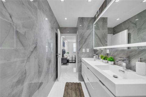 Copropriété à louer à Hallandale Beach, Floride: 2 chambres, 118.45 m2 № 2086972 - photo 25