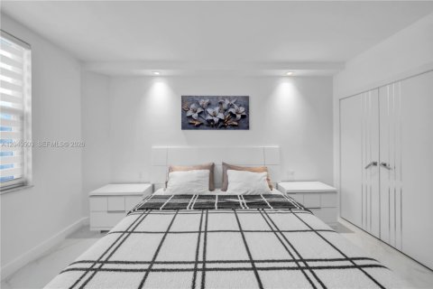 Copropriété à louer à Hallandale Beach, Floride: 2 chambres, 118.45 m2 № 2086972 - photo 28