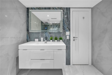 Copropriété à louer à Hallandale Beach, Floride: 2 chambres, 118.45 m2 № 2086972 - photo 26