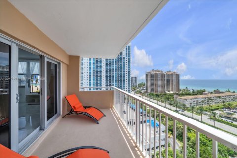 Copropriété à louer à Hallandale Beach, Floride: 2 chambres, 118.45 m2 № 2086972 - photo 8