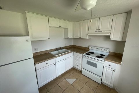 Apartment in New Port Richey, Florida 2 bedrooms, 66.89 sq.m. № 1913054 - photo 17