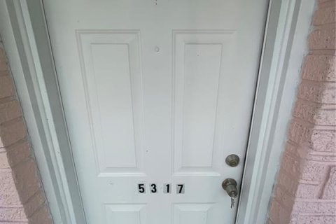 Apartment in New Port Richey, Florida 2 bedrooms, 66.89 sq.m. № 1913054 - photo 2