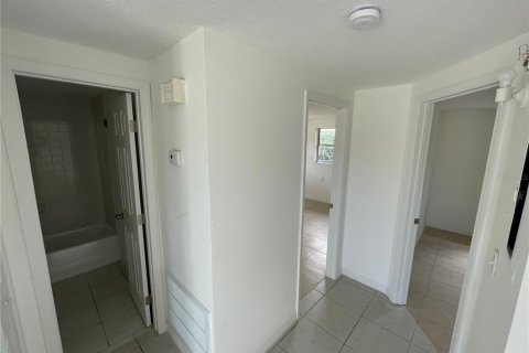 Apartment in New Port Richey, Florida 2 bedrooms, 66.89 sq.m. № 1913054 - photo 6