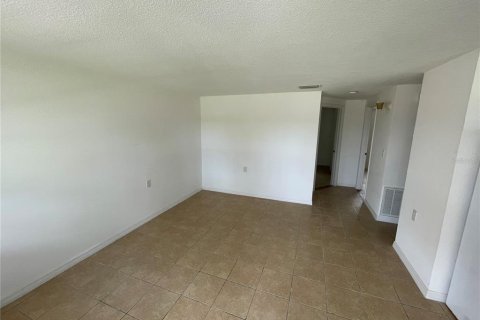 Apartment in New Port Richey, Florida 2 bedrooms, 66.89 sq.m. № 1913054 - photo 15