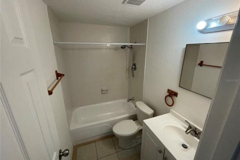 Apartment in New Port Richey, Florida 2 bedrooms, 66.89 sq.m. № 1913054 - photo 20