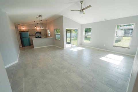 Villa ou maison à vendre à Bradenton, Floride: 3 chambres, 110.18 m2 № 1326917 - photo 5