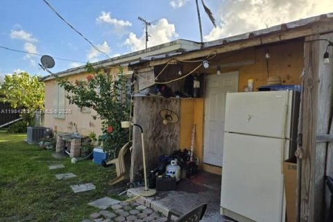 House in Miami, Florida 3 bedrooms, 75.07 sq.m. № 2046708 - photo 21