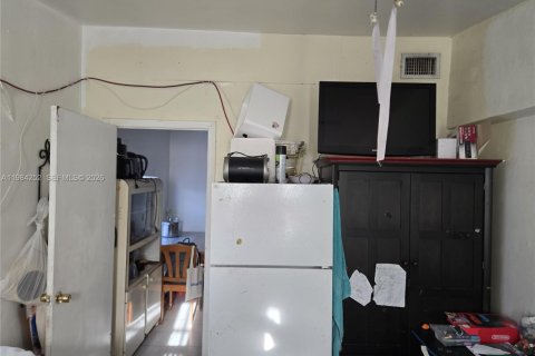 House in Miami, Florida 3 bedrooms, 75.07 sq.m. № 2046708 - photo 6