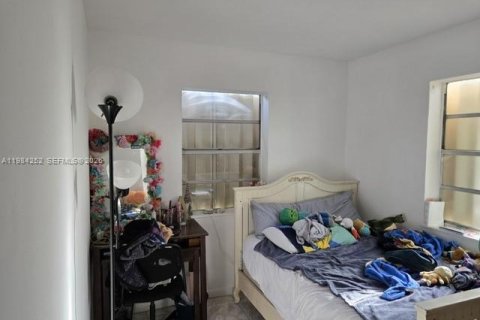 House in Miami, Florida 3 bedrooms, 75.07 sq.m. № 2046708 - photo 10