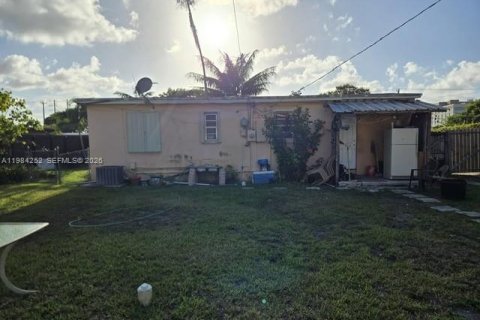 House in Miami, Florida 3 bedrooms, 75.07 sq.m. № 2046708 - photo 27