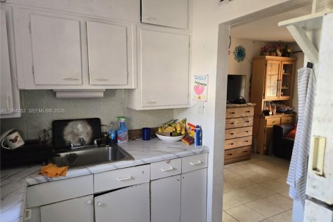 House in Miami, Florida 3 bedrooms, 75.07 sq.m. № 2046708 - photo 17