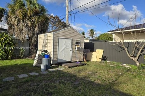 House in Miami, Florida 3 bedrooms, 75.07 sq.m. № 2046708 - photo 26