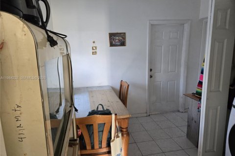 House in Miami, Florida 3 bedrooms, 75.07 sq.m. № 2046708 - photo 16