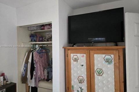 House in Miami, Florida 3 bedrooms, 75.07 sq.m. № 2046708 - photo 7