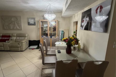 Купить кондоминиум в Майами, Флорида 2 спальни, 95.69м2, № 2084459 - фото 8