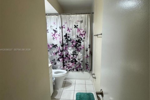 Купить кондоминиум в Майами, Флорида 2 спальни, 95.69м2, № 2084459 - фото 14