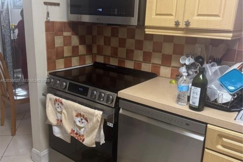 Купить кондоминиум в Майами, Флорида 2 спальни, 95.69м2, № 2084459 - фото 4
