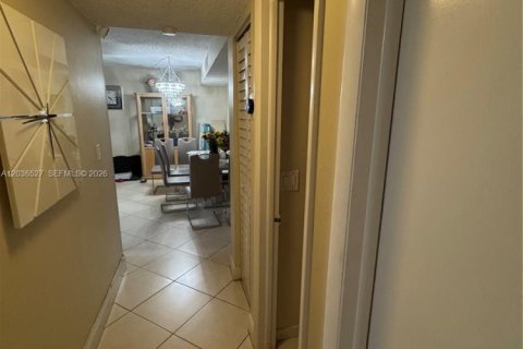 Купить кондоминиум в Майами, Флорида 2 спальни, 95.69м2, № 2084459 - фото 20
