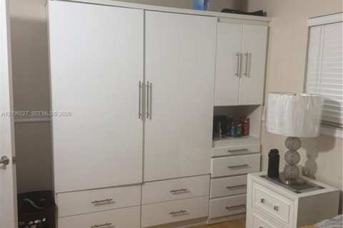 Купить кондоминиум в Майами, Флорида 2 спальни, 95.69м2, № 2084459 - фото 24