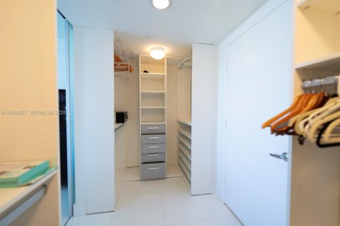 Copropriété à vendre à Miami, Floride: 3 chambres, 166.2 m2 № 2010245 - photo 16